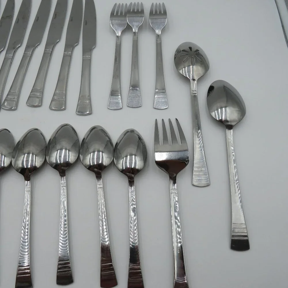 Pfaltzgraff Flatware Mix Lot 28 Pieces Sapphire Pattern Stainless Steel‎